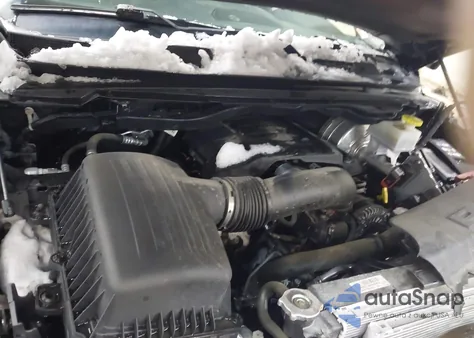 2021 Ram 1500 Big Horn 4X4 6'4 Box z USA, uszkodzony, nr VIN 1C6SRFBT0MN572520